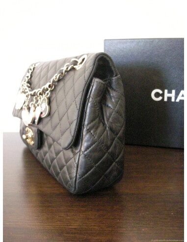 SAC CHANEL 2.55 NOIR A BRELOQUES