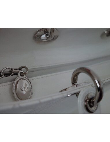 SAC LADY DIOR GM CUIR VERNI BLANC 