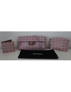 ENSEMBLE SAC, PORTE-FEUILLE ET TROUSSE CHANEL