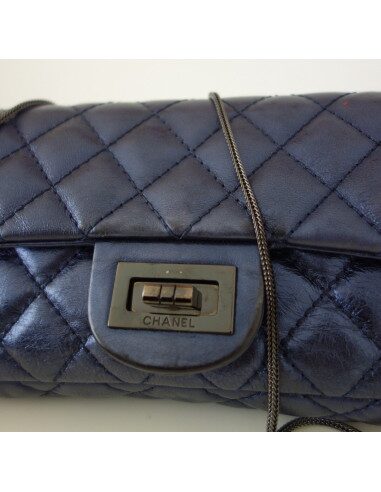 SAC CHANEL 2.55 BAGUETTE BLEU METALLIQUE