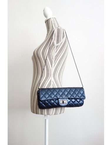 SAC CHANEL 2.55 BAGUETTE BLEU METALLIQUE