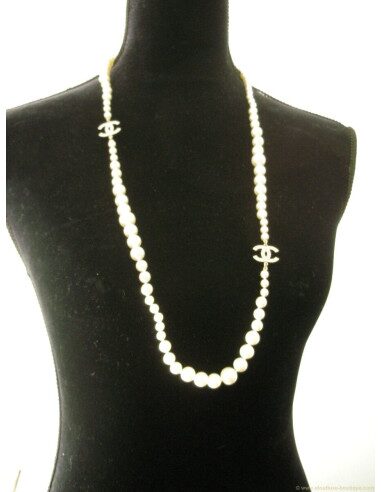 SAUTOIR CHANEL EN PERLES COLLECTION 2010