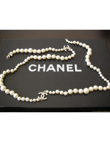 SAUTOIR CHANEL EN PERLES COLLECTION 2010