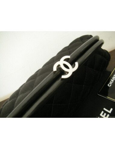 POCHETTE CHANEL SATIN NOIR COLLECTION 2010