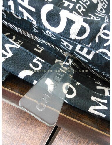 SAC CHANEL TOILE NOIR ET BLANC XXL