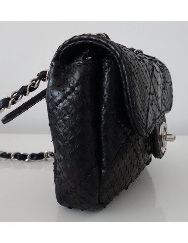 PETIT SAC CHANEL TIMELESS PYTHON NOIR