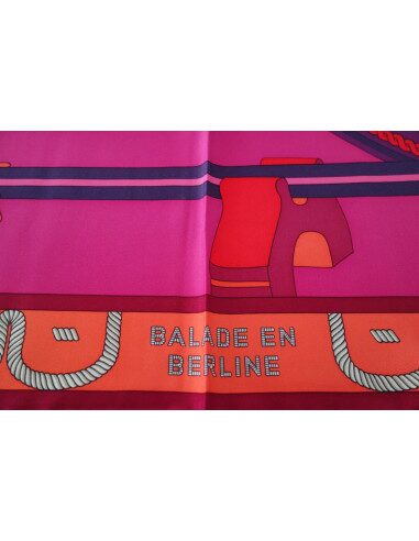CARRE HERMES - BALADE EN BERLINE