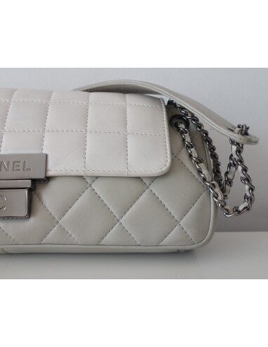 SAC CHANEL CUIR BAGUETTE