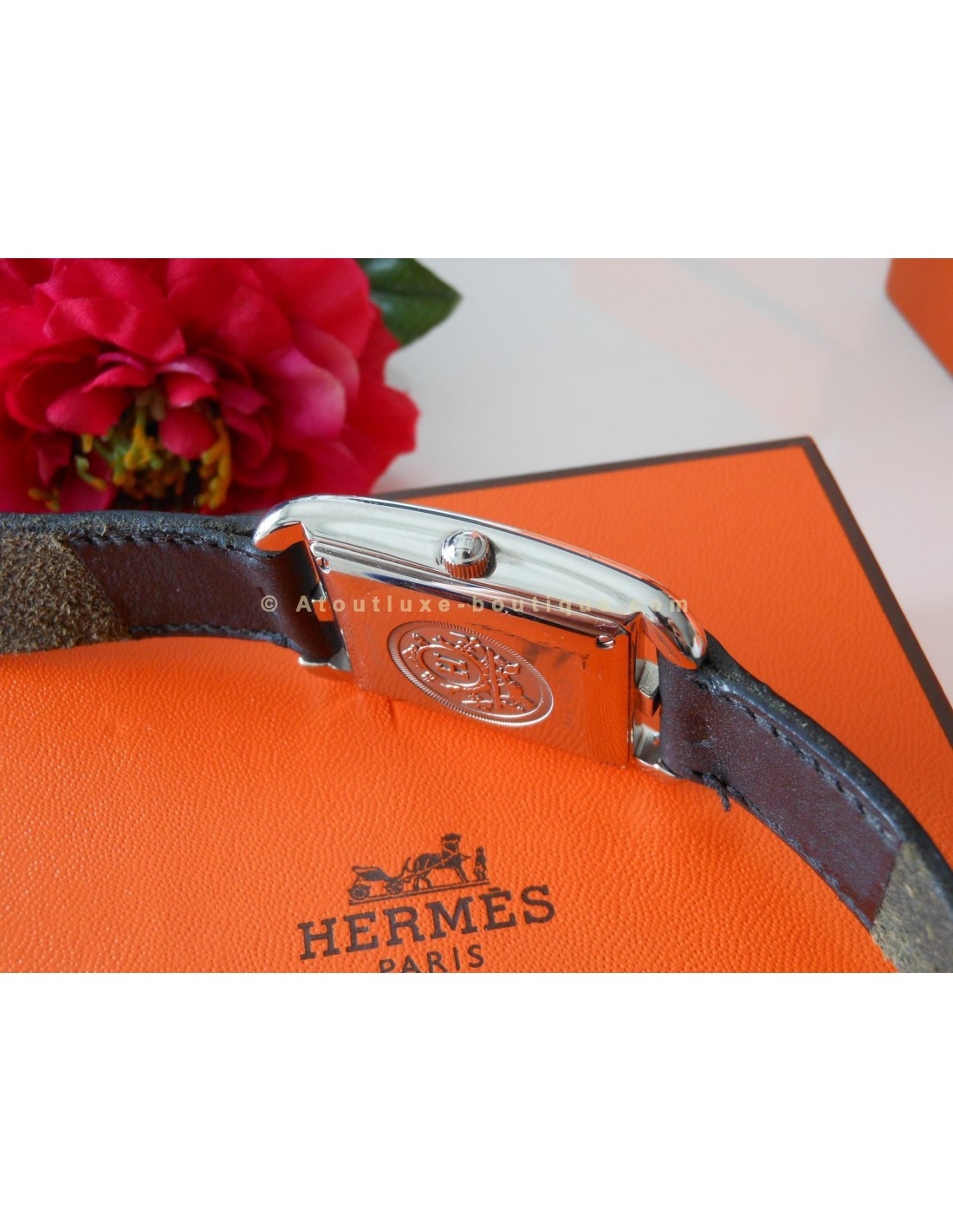 Hermes Diamond Cape Cod Onyx Crocodile Watch Bracelet GM Double Tour –  MAISON de LUXE