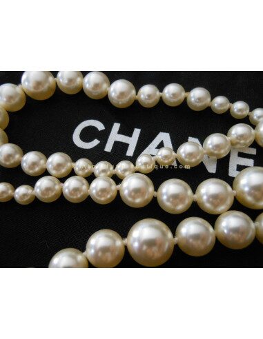 COLLIER / SAUTOIR CHANEL EN PERLES