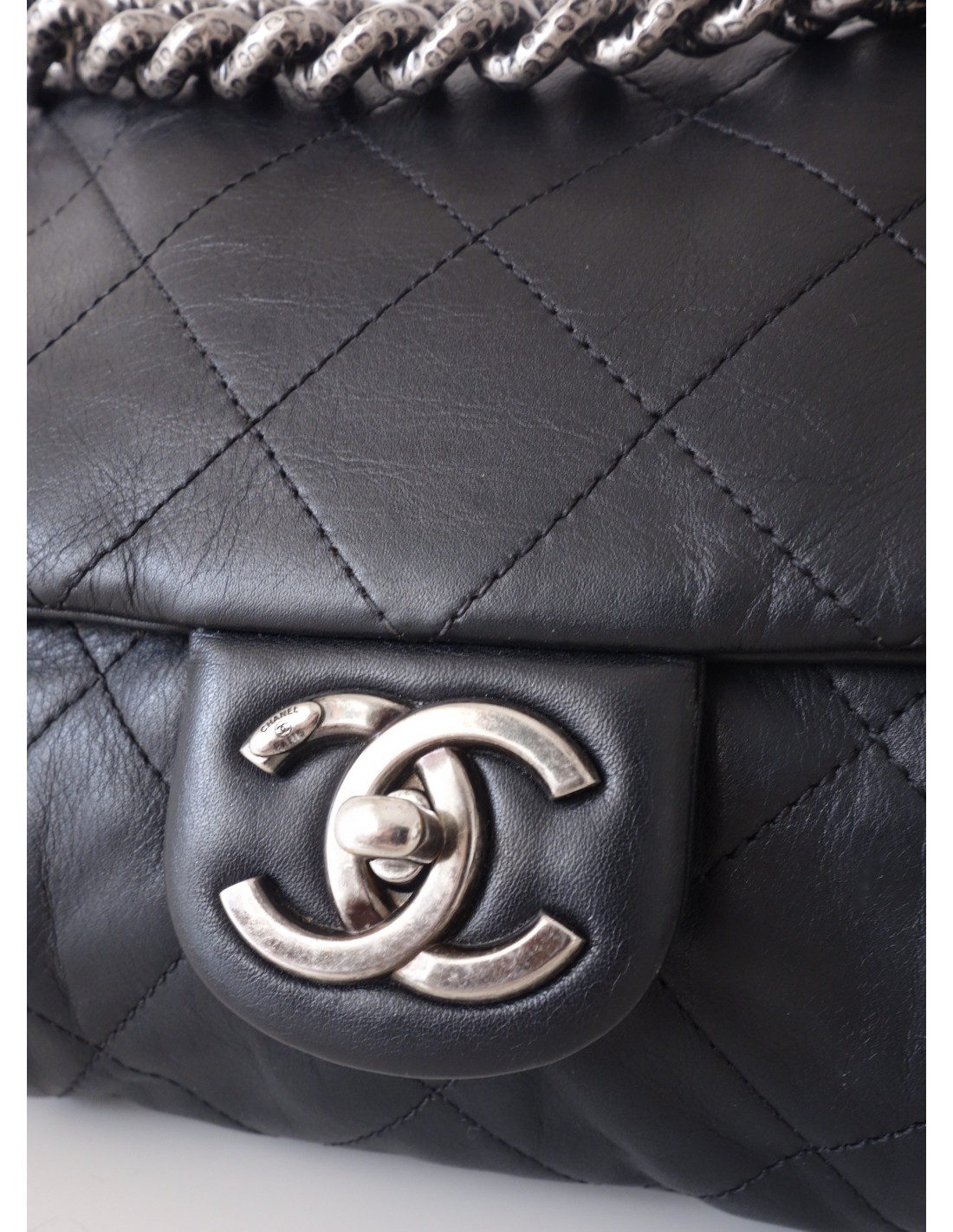 CHANEL messenger bag in black quilted smooth leather  VALOIS VINTAGE PARIS