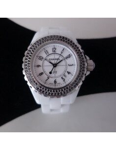 Montre Chanel J12 diamants noirs