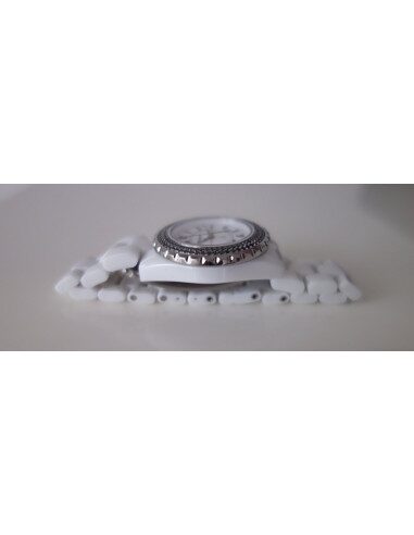 Montre Chanel J12 diamants noirs