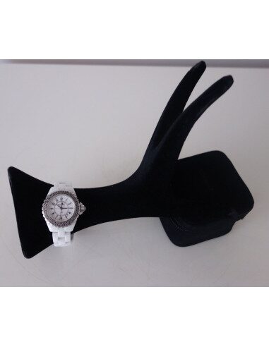 Montre Chanel J12 diamants noirs