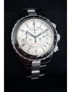 Montre Chanel J12 Superleggera