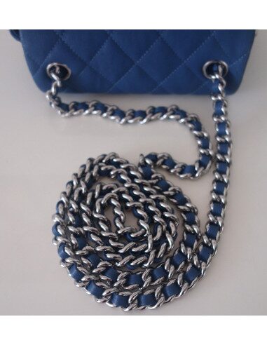 Sac Chanel chain around