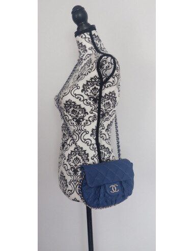 Sac Chanel chain around