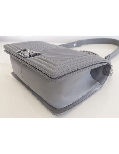sac Chanel Boy gris