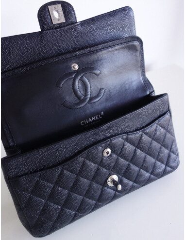 Sac Chanel Classique médium caviar