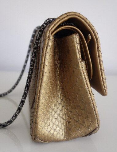 Sac Chanel 2.55 python doré