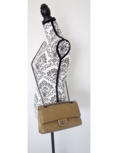 Sac Chanel 2.55 python doré