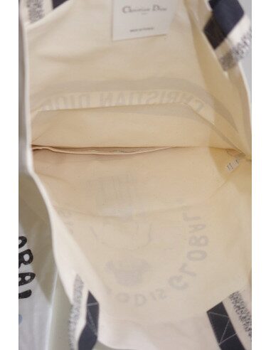 Tee-shirt Dior avec son Tote bag