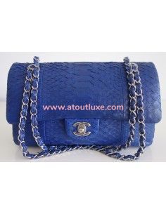 Sac Chanel 2.55 Jumbo en cuir vieilli bleu en seconde-main.