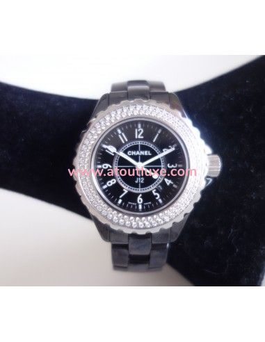 Montre Chanel J12 noire diamants