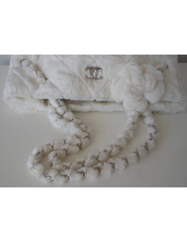 SAC CHANEL FAUSSE FOURRURE CAMELIA