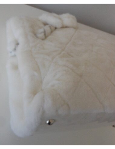 SAC CHANEL FAUSSE FOURRURE CAMELIA