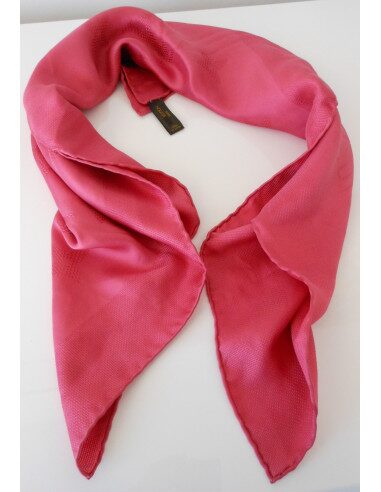 CARRE EN SOIE ROSE VUITTON