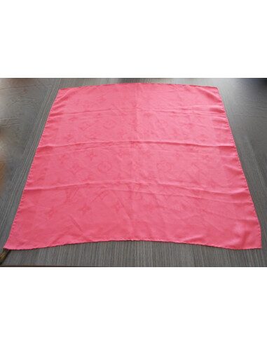 CARRE EN SOIE ROSE VUITTON