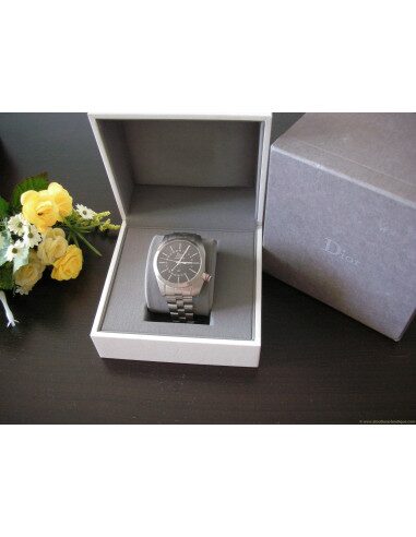 MONTRE DIOR CHIFFRE ROUGE