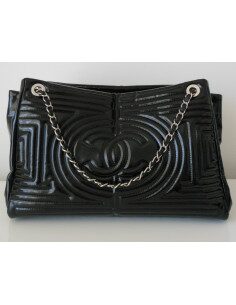 SAC CABAS CHANEL CUIR VERNI NOIR 