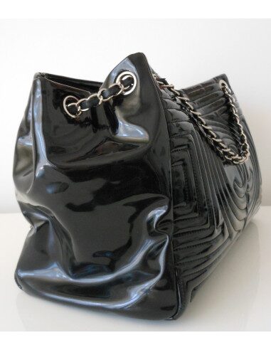 SAC CABAS CHANEL CUIR VERNI NOIR 