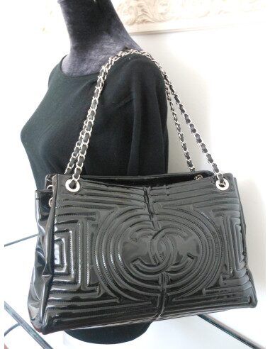 SAC CABAS CHANEL CUIR VERNI NOIR 