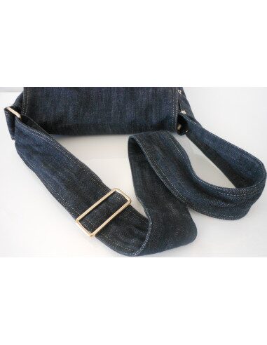 PETITE BESACE CHANEL EN JEAN 