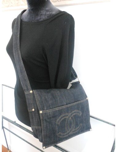 PETITE BESACE CHANEL EN JEAN 