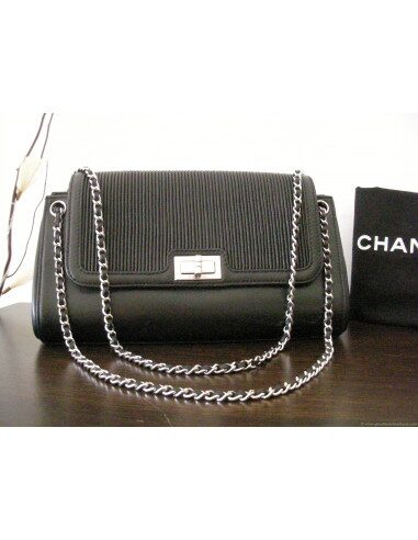 SAC CHANEL NOIR ET ACIER
